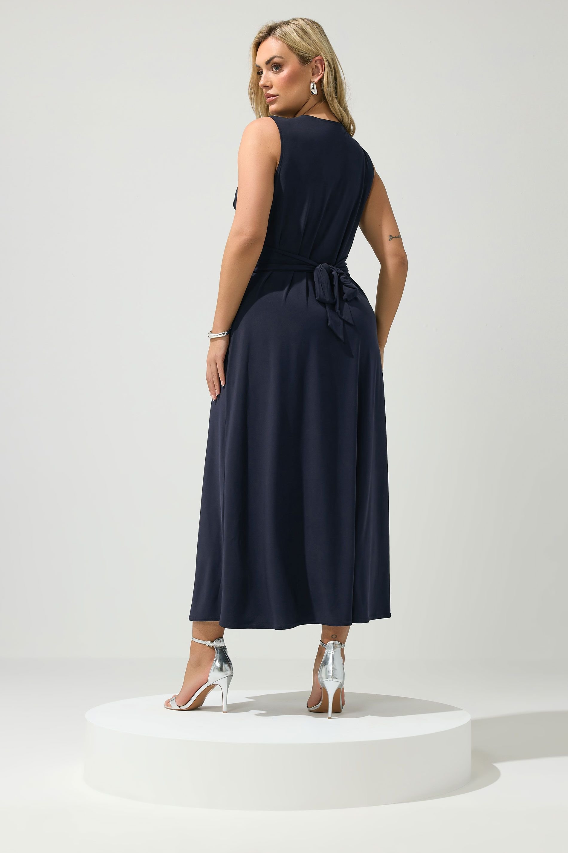 Yours Yours Women's Abstract Knot Detail Dress in Dark Navy - 3