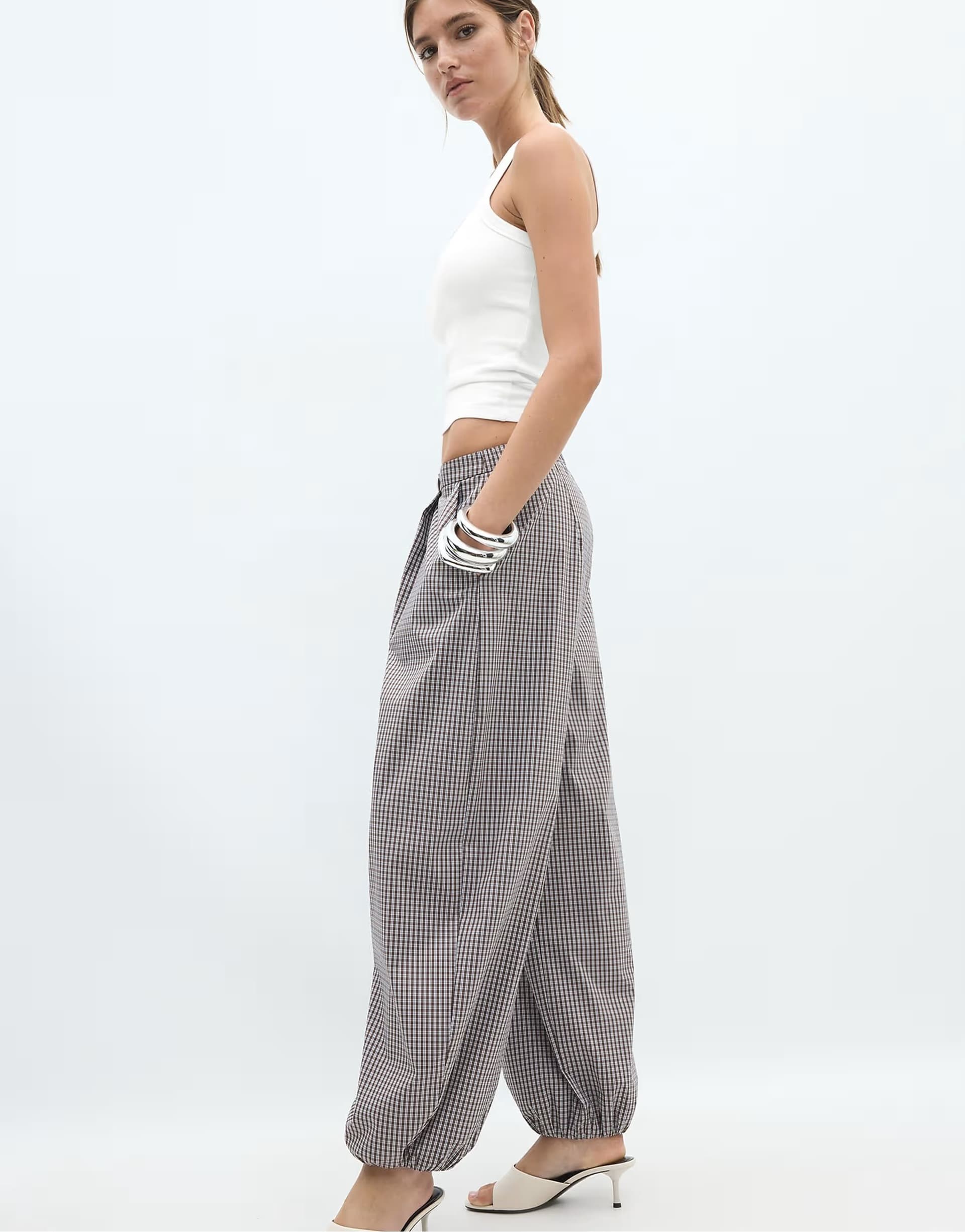 ASOS Stradivarius Checked balloon trousers in brown