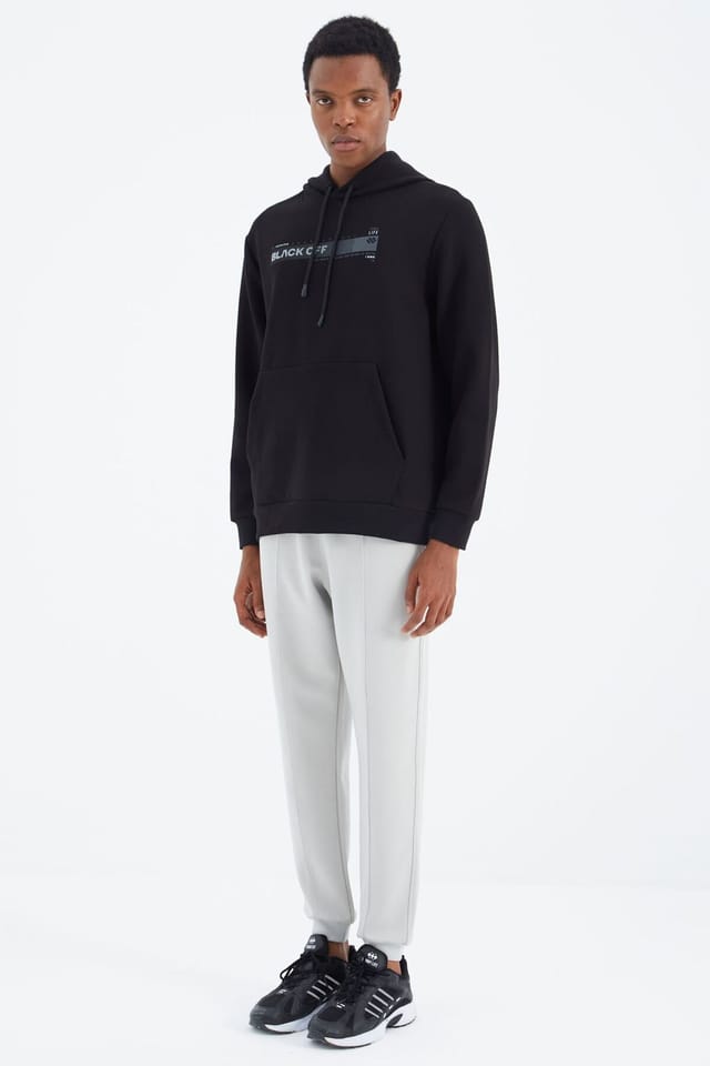 Tommy Life Tommy Life Men's Regular-Fit 3-Thread Fleece Sweatpants in Light Grey - 3