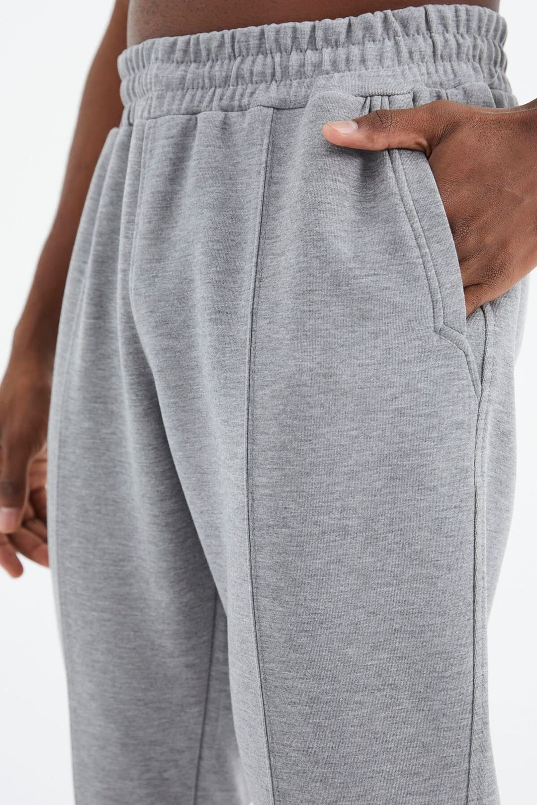 Tommy Life Tommy Life Men's Regular-Fit 3-Thread Fleece Sweatpants in Light Grey - 4