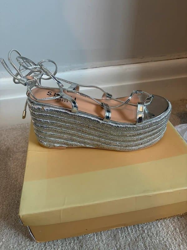 Simmi London Size 3 Silver platform sandals