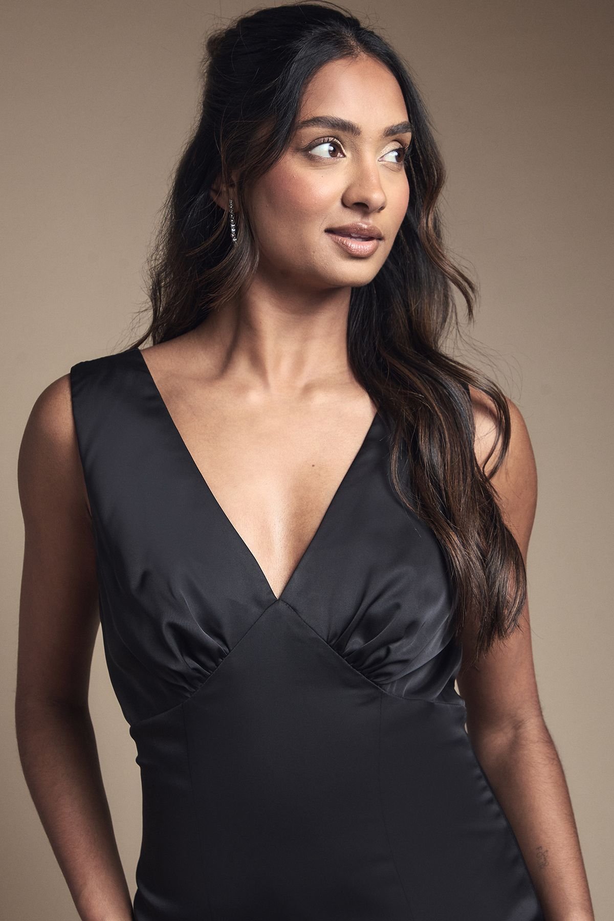 Coast Coast Women's Bow Back V Neck Satin Bridesmaid Dress in Black - 4