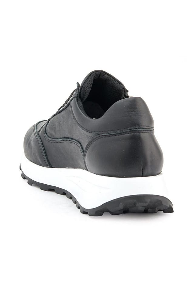 Jones Bootmaker Jones Bootmaker Women's Bertina Lace-Up Trainers in Black - 3