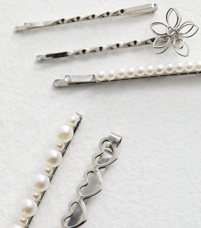 New Look 5 Pack of Faux Pearl Butterfly Hair Slides New Look - 3