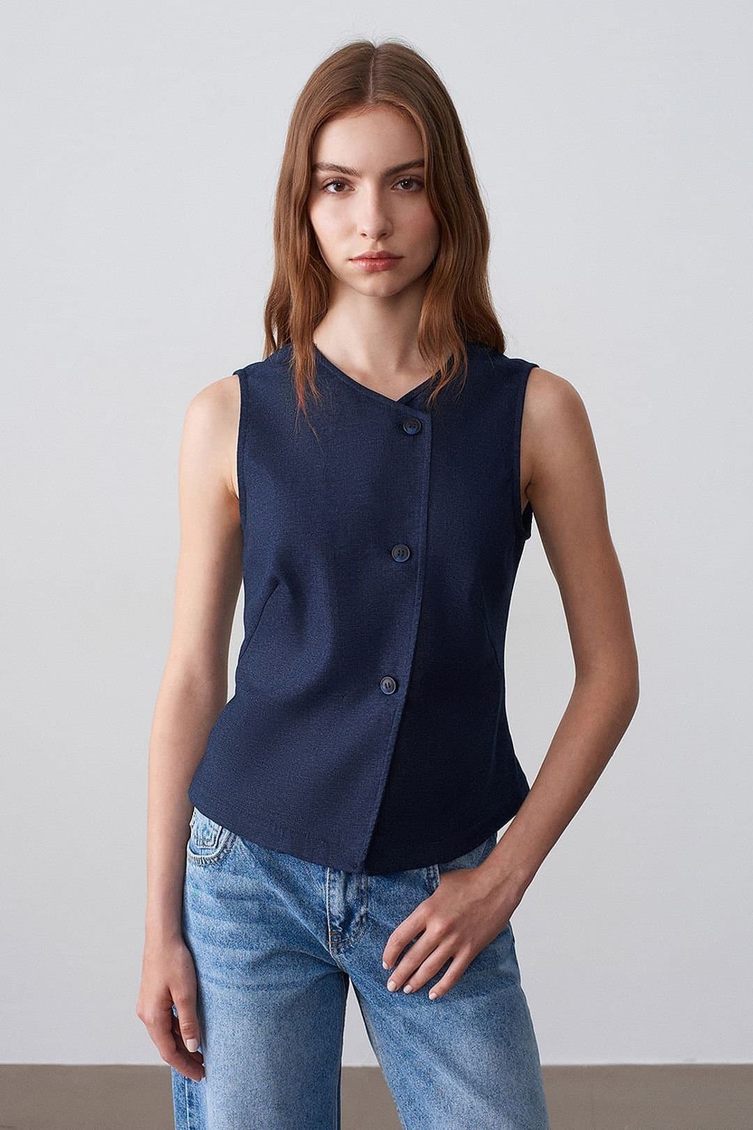 Dilvin Dilvin Women's Fitted Woven Waistcoat With Button Front in Navy