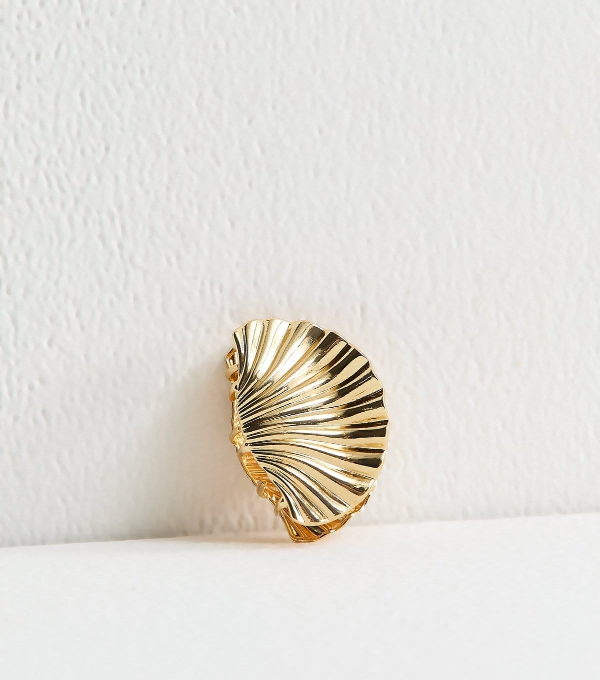 New Look Gold Tone Shell Hair Claw Clip New Look - 1