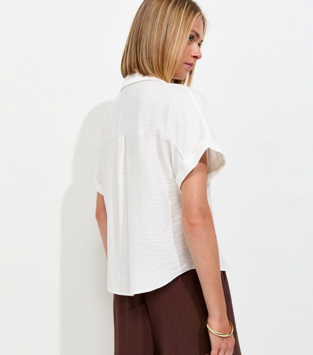 New Look Women's White Collared V Neck Short Shirt New Look - 4