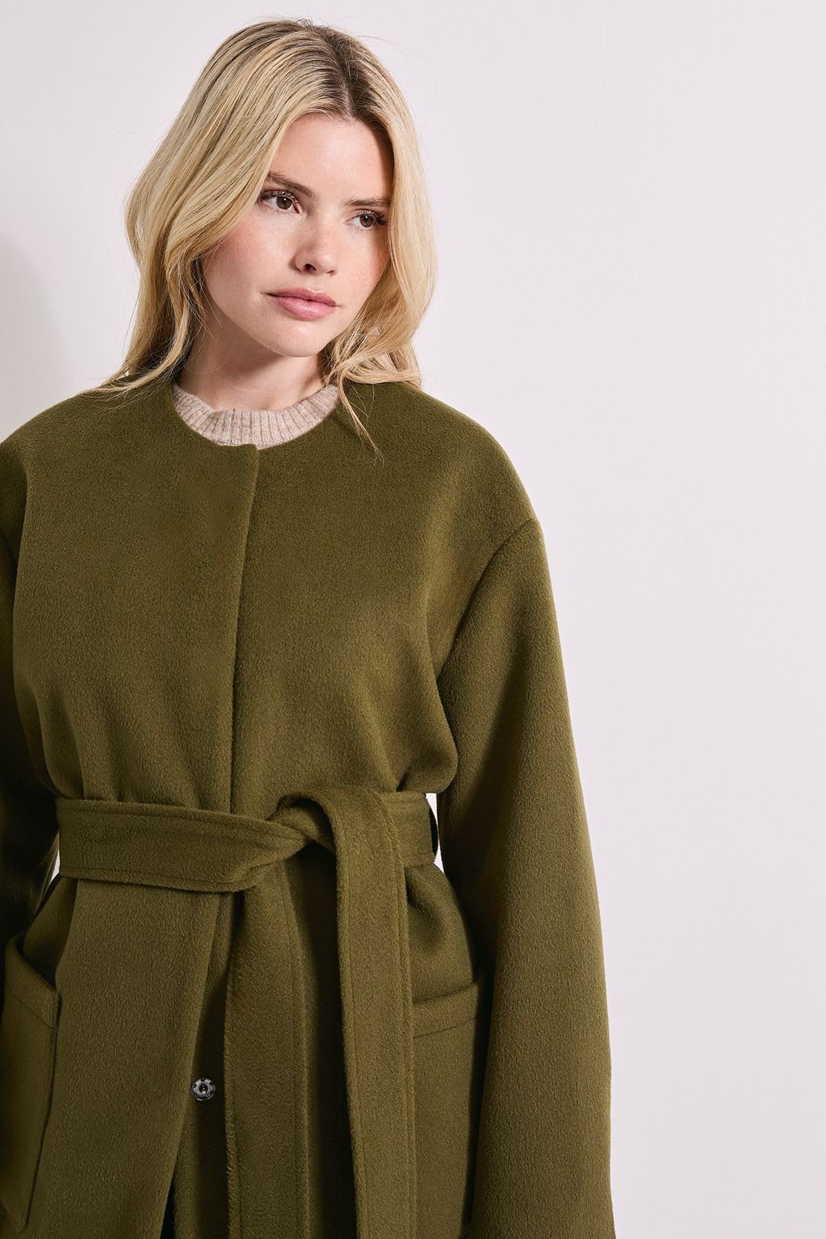 Dorothy Perkins Dorothy Perkins Women's Belted Round Neck Scarf Coat in Olive - 4