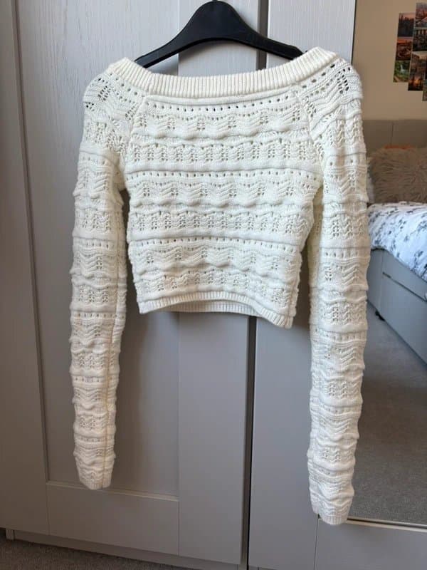 Bershka White cropped Bershka jumper- XS