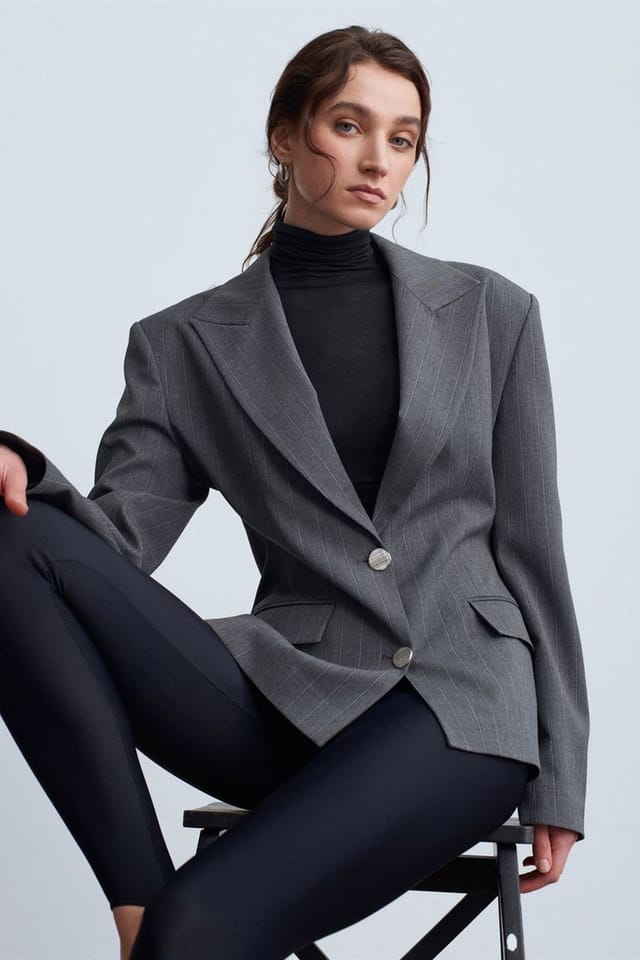 Dilvin Dilvin Women's Fitted Crepe Blazer With Shawl Collar in Mid Grey - 2