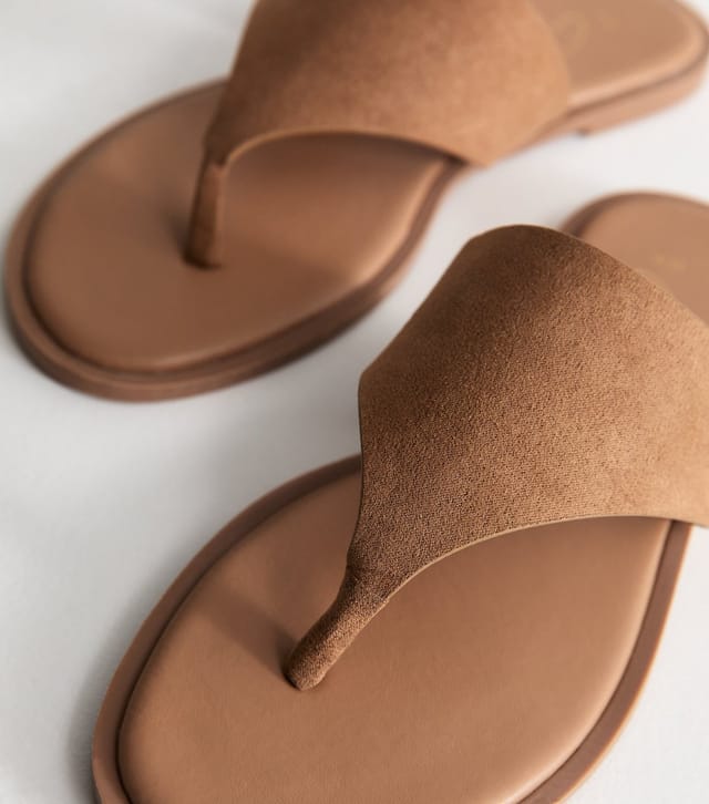 New Look Women's Tan Faux Suede Wide Toe Strap Flat Sandals Vegan New Look - 3
