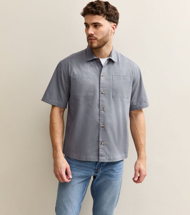 New Look Men's Mid Grey Boxy Double Pocket Short Sleeve Shirt New Look - 2