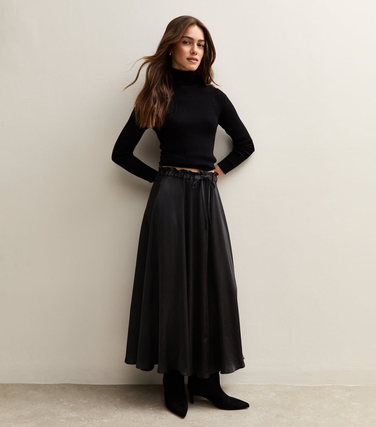 New Look Women's Petite Black Satin Drawstring Circle Skirt New Look