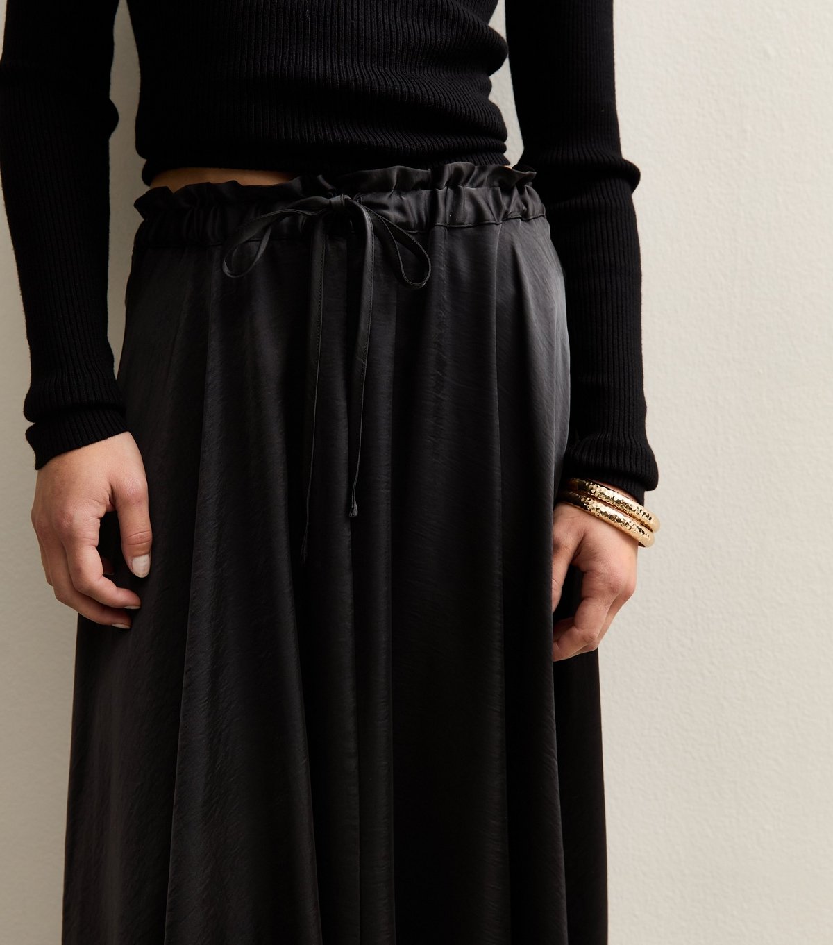 New Look Women's Petite Black Satin Drawstring Circle Skirt New Look - 2