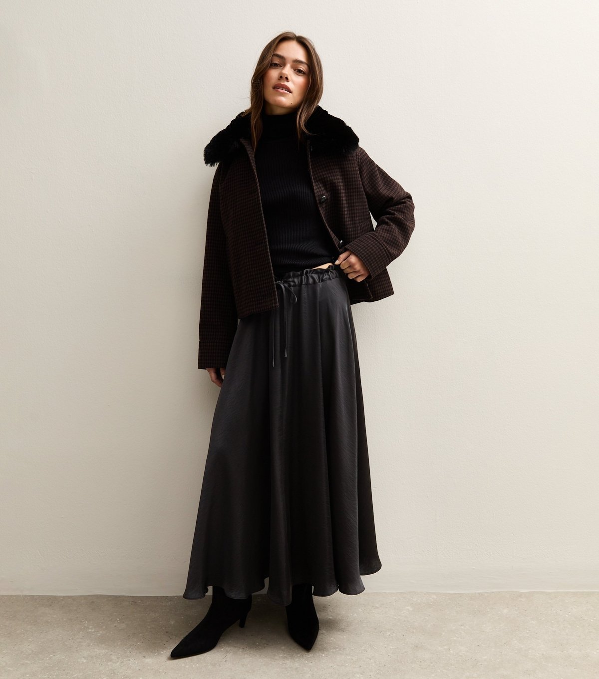 New Look Women's Petite Black Satin Drawstring Circle Skirt New Look - 3