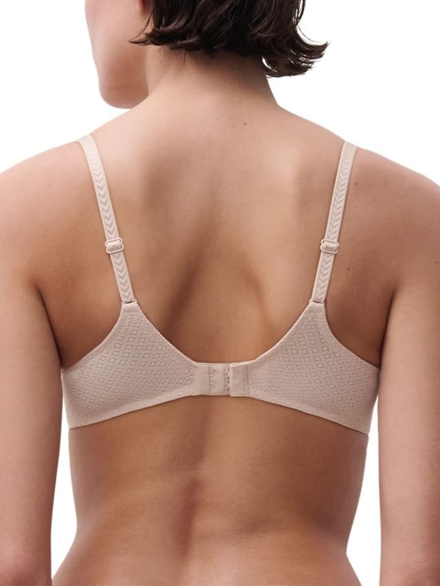 Chantelle Chantelle Women's Origins Plunge Spacer Bra in Beige - 2