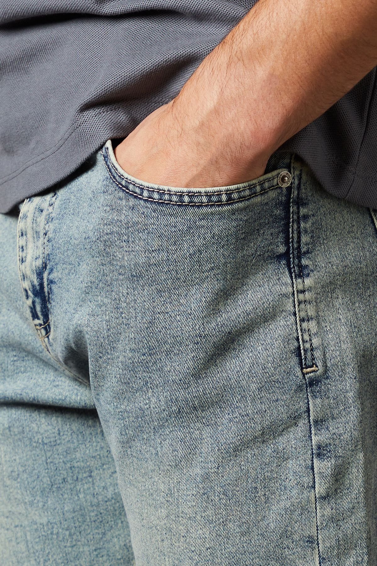 Burton Burton Men's Light Vintage Wash Stretch Straight Fit Jeans in Light Wash - 4