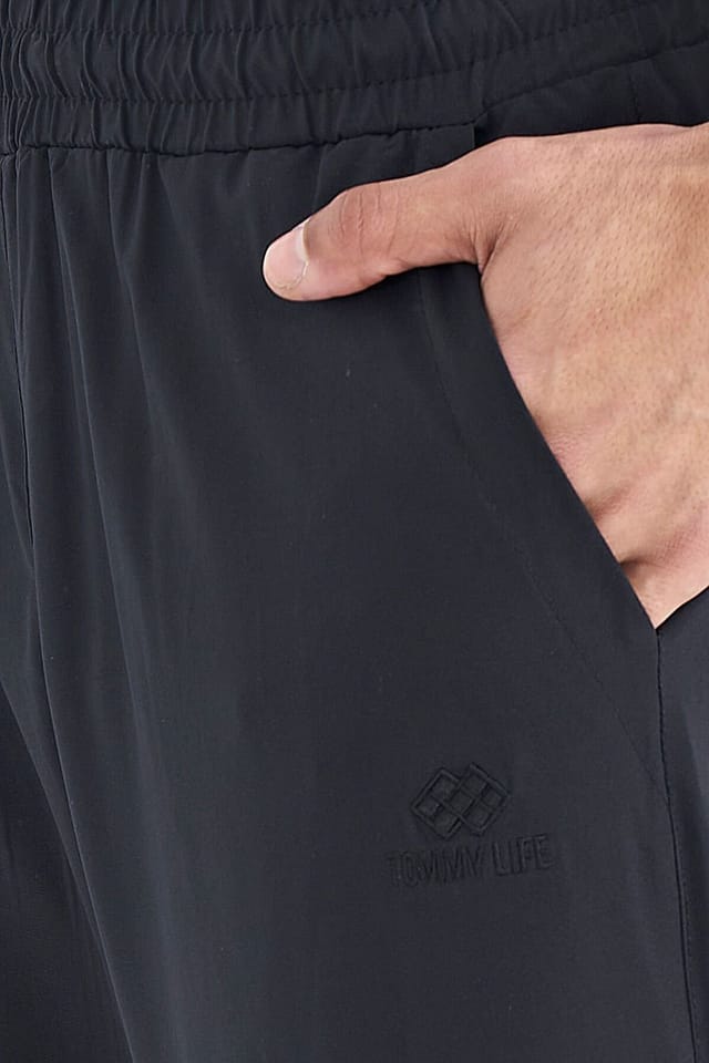 Tommy Life Tommy Life Men's Regular-fit Wide-leg Shorts in Black - 3