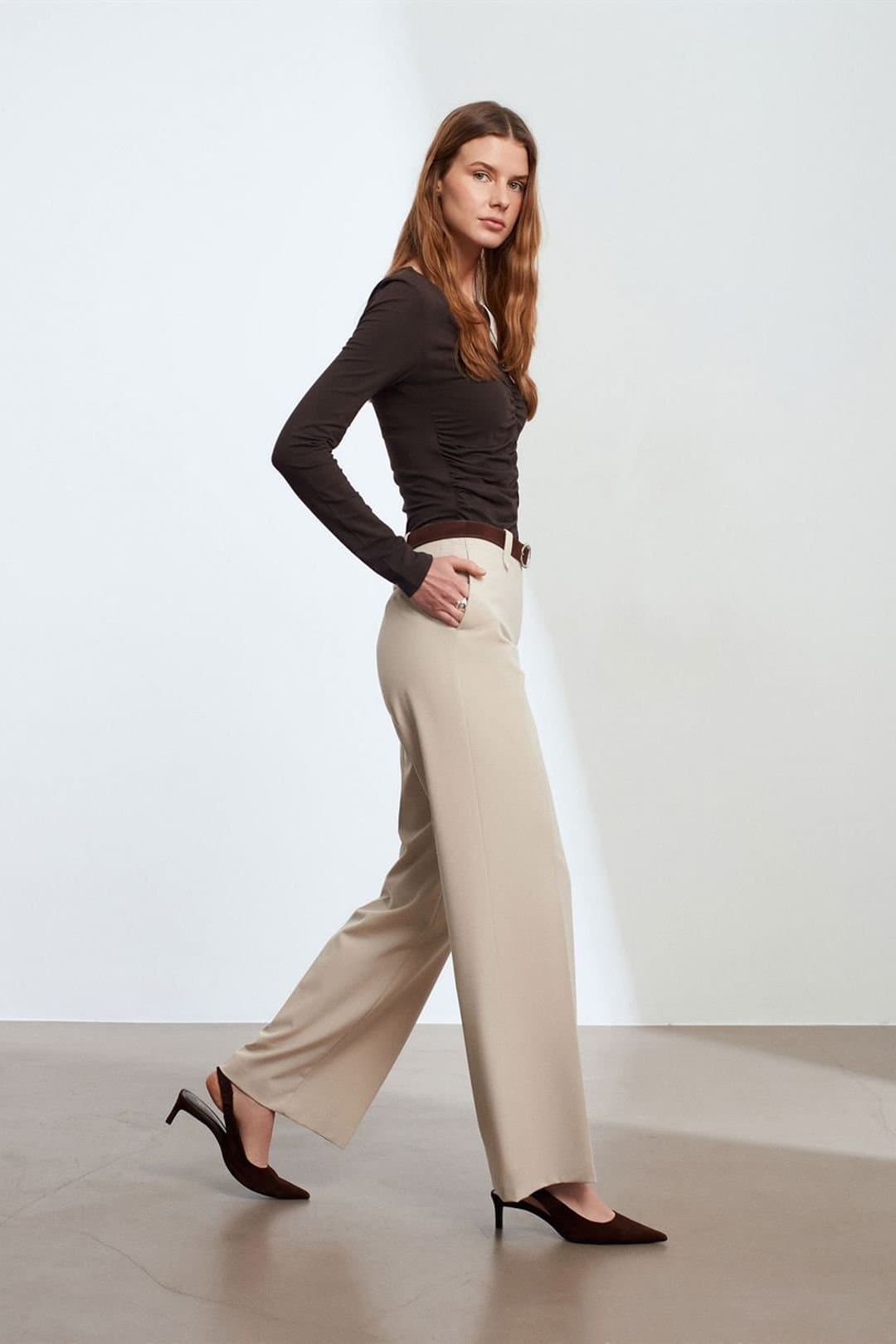 Dilvin Dilvin Women's Mid-Waist Wide-Leg Crepe Trousers in Stone
