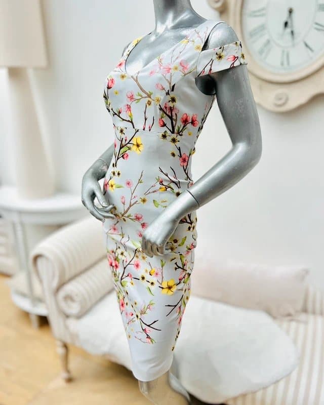 Karen Millen Karen Millen elegant floral lined midi dress 8-10