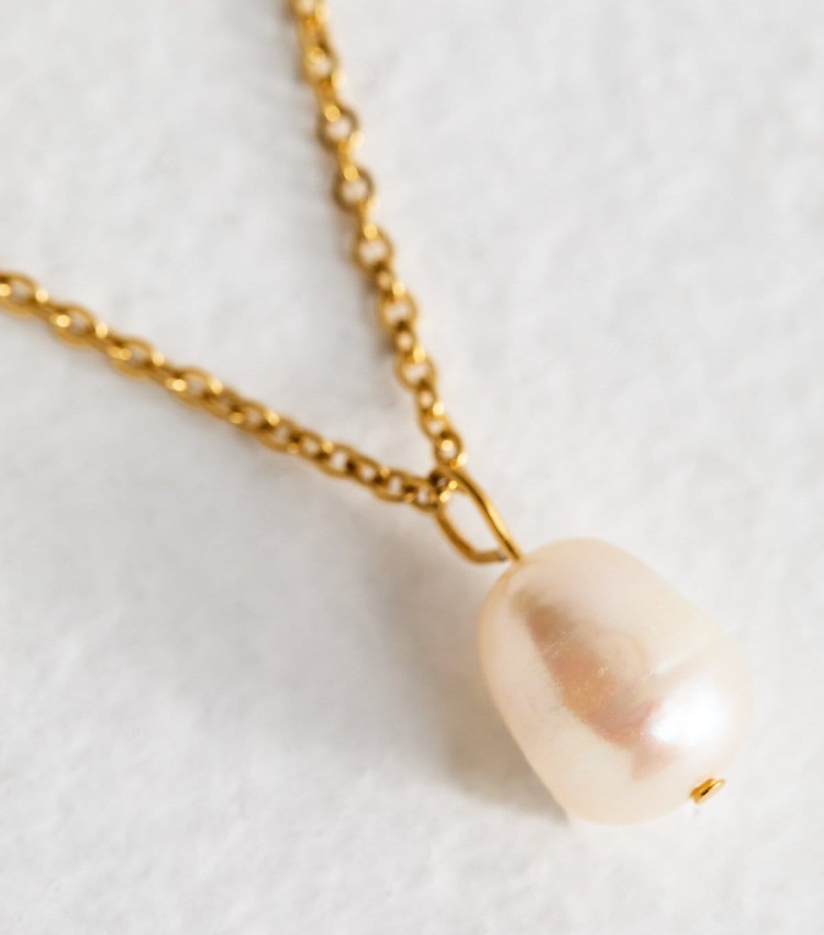 New Look Gold Tone Waterproof Faux Rose Pearl Pendant Necklace New Look - 4