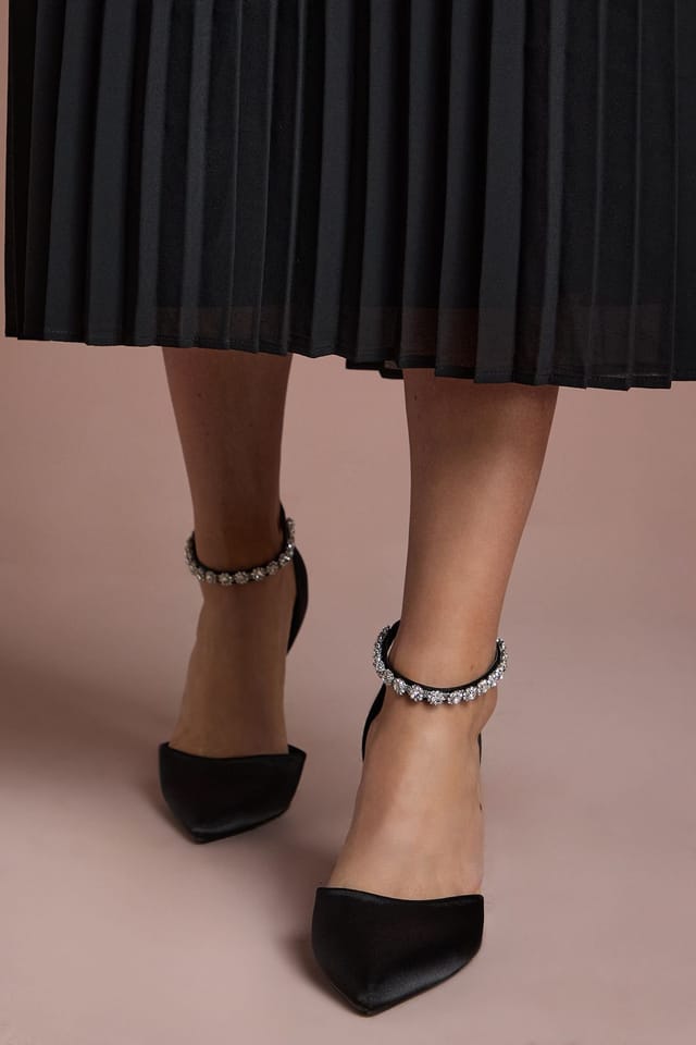 Coast Coast Women's Wide Fit Tatiana Satin Jewelled Anklet High Stiletto Court Shoes in Black - 2