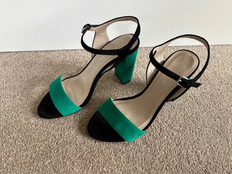 Karen Millen Karen Millen black & green suede heels - size 5 - 1