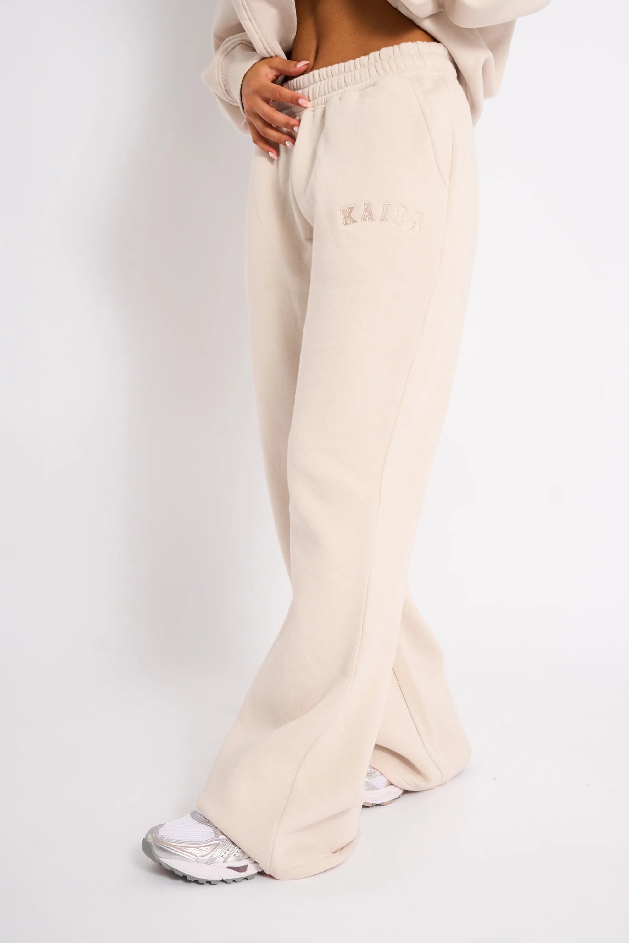 Kaiia Kaiia Logo Wide Leg Joggers Cream - 2