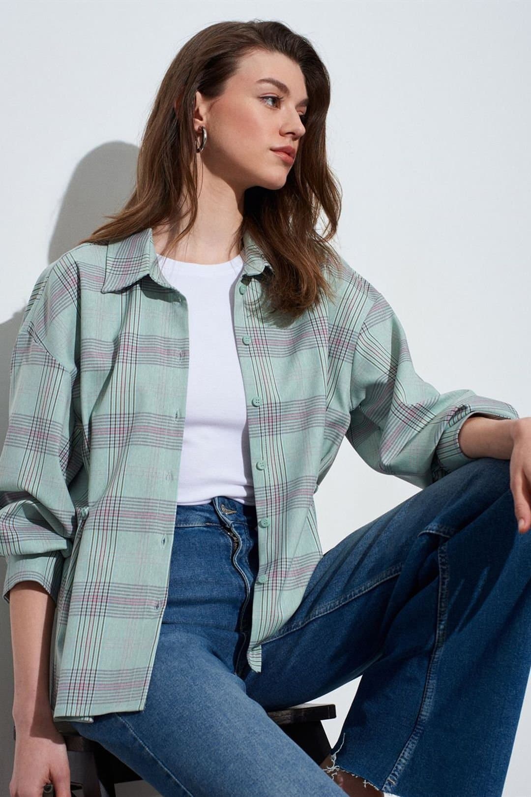 Dilvin Dilvin Women's Oversized Plaid Woven Shirt
