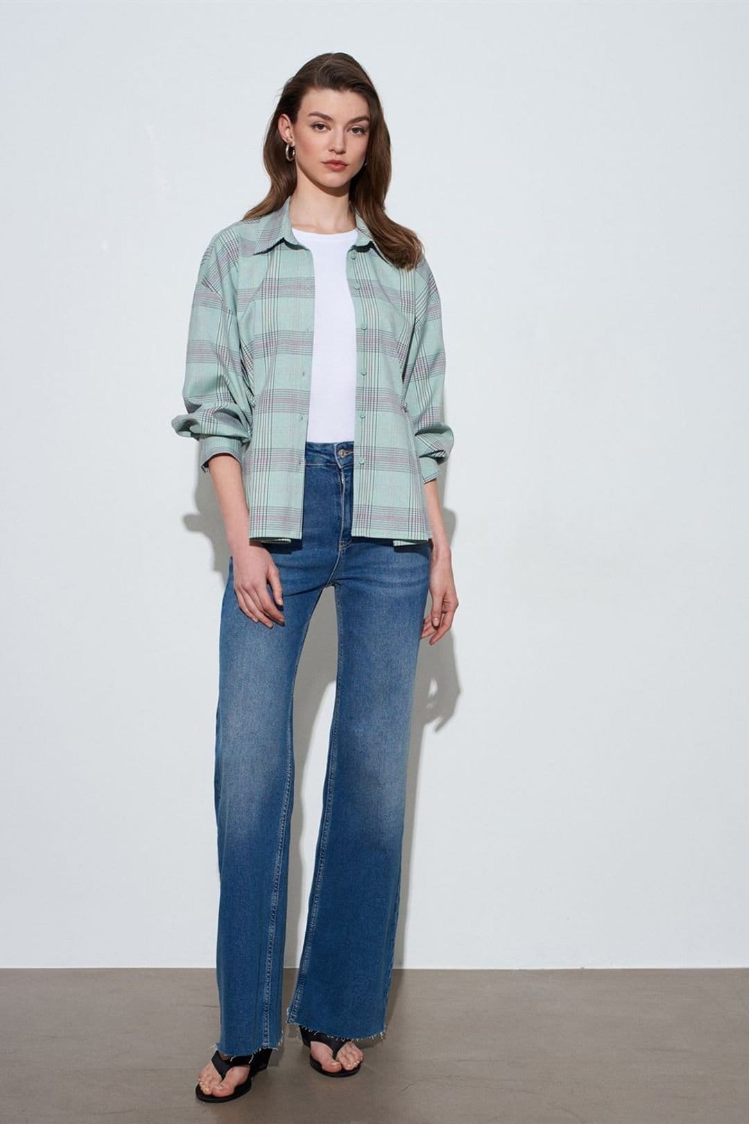 Dilvin Dilvin Women's Oversized Plaid Woven Shirt - 4