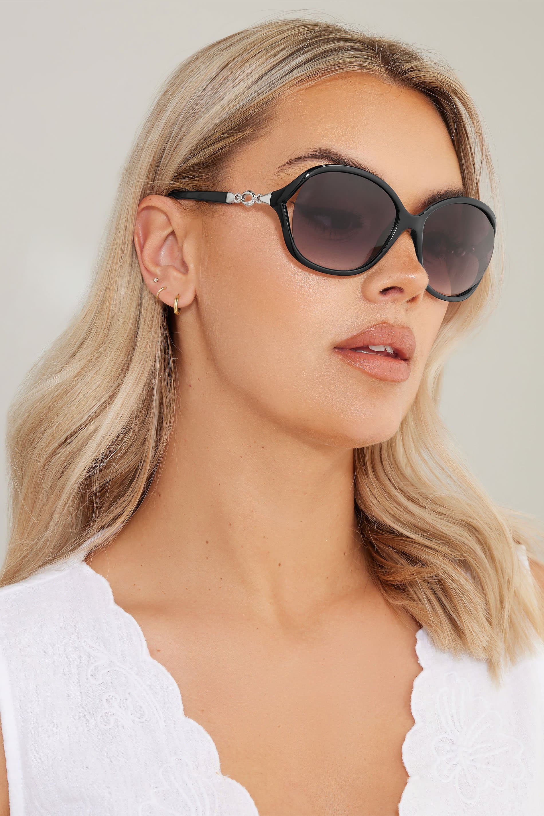 Yours Black Oval Metal Detail Sunglasses