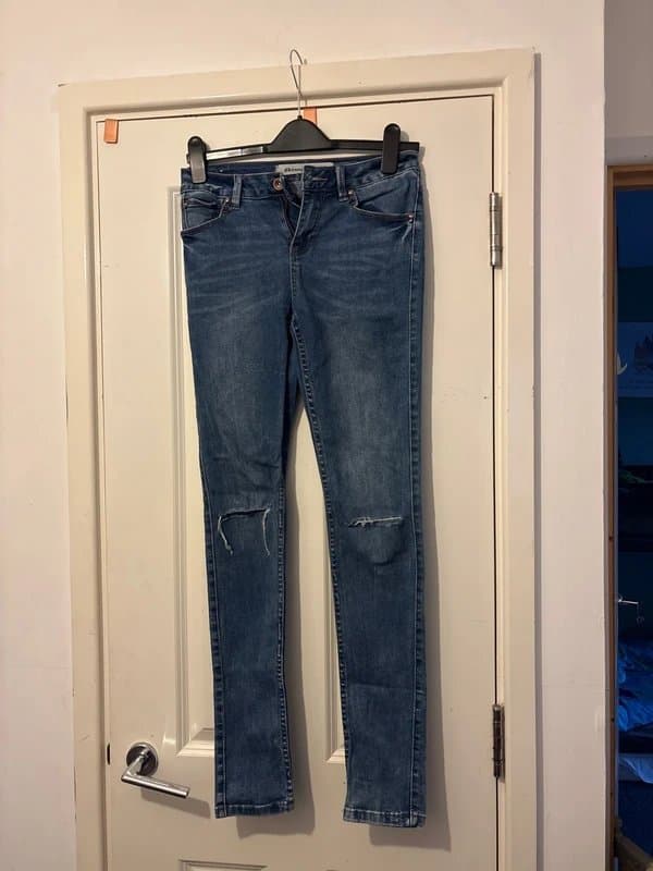 New Look Women’s blue ripped skinny jeans size 10