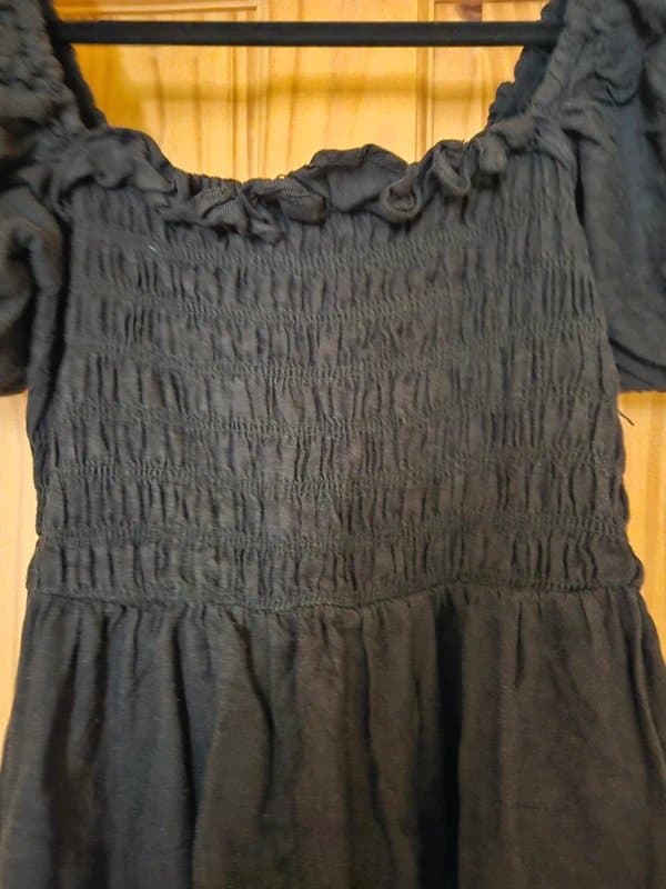New Look New Look - Square neck, puff sleeve, black midi dress - size 10