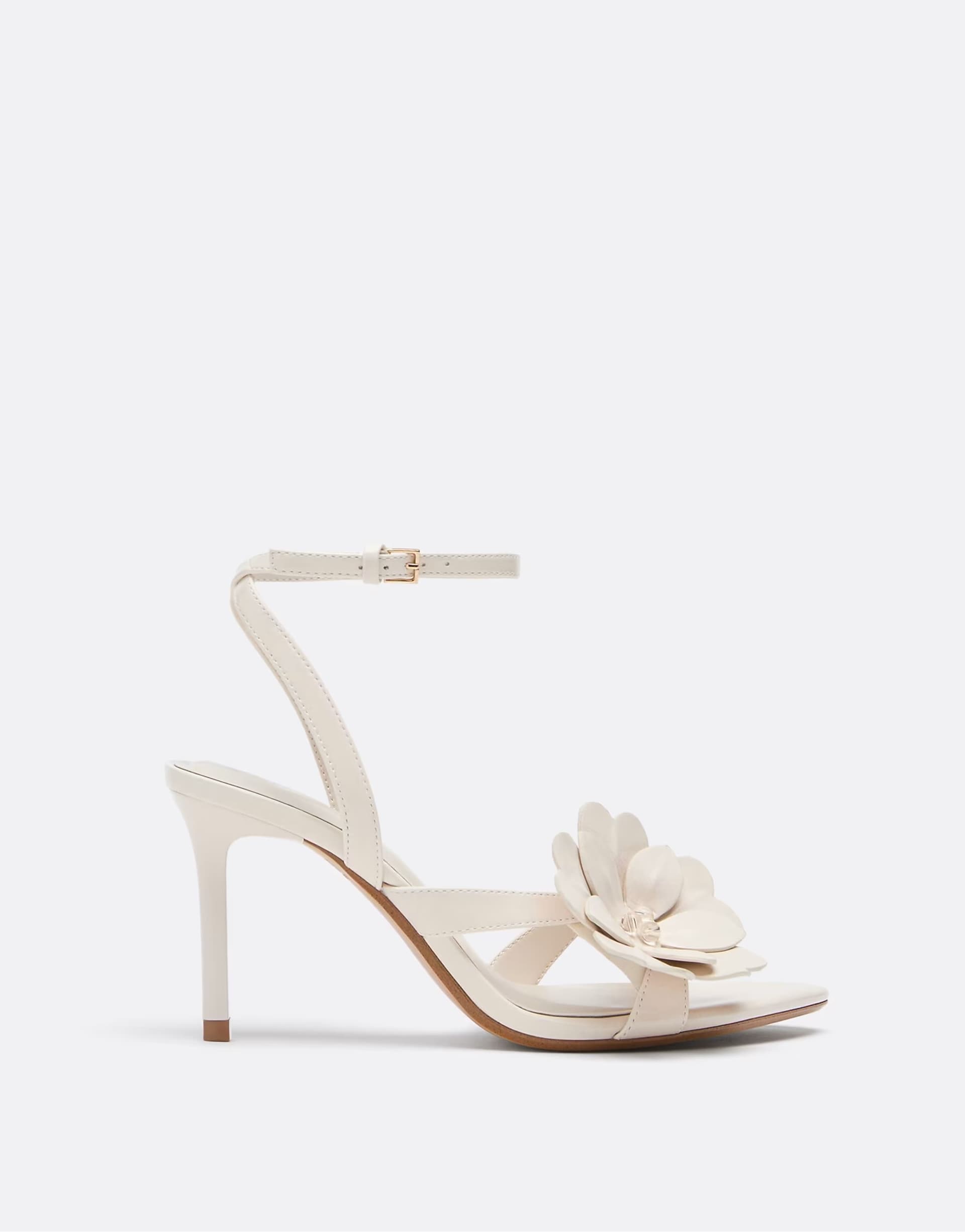 ASOS Stradivarius Heeled flower sandals in ecru