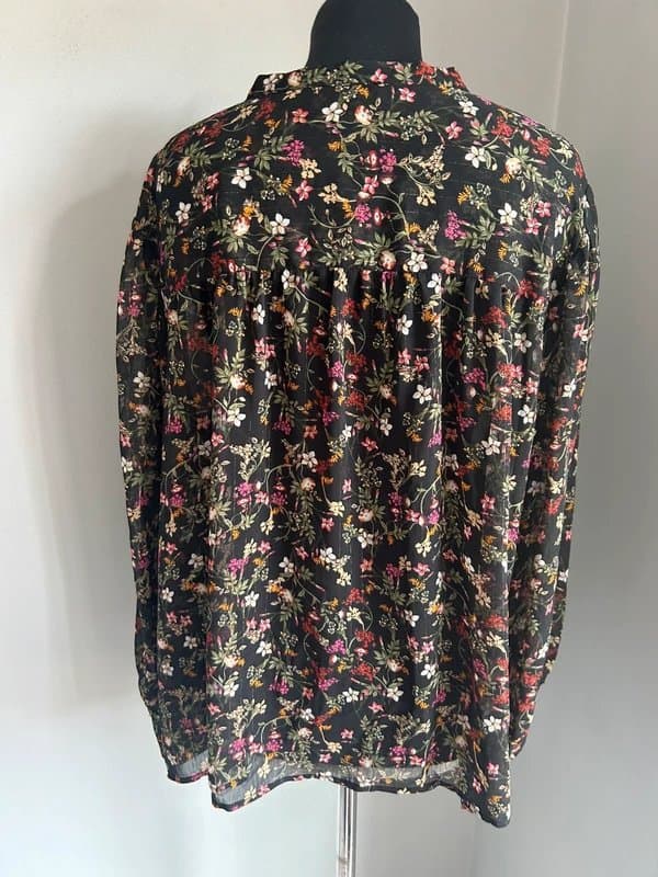 New Look New look Curves black ditsy floral chiffon blouse 22 (ref v72)