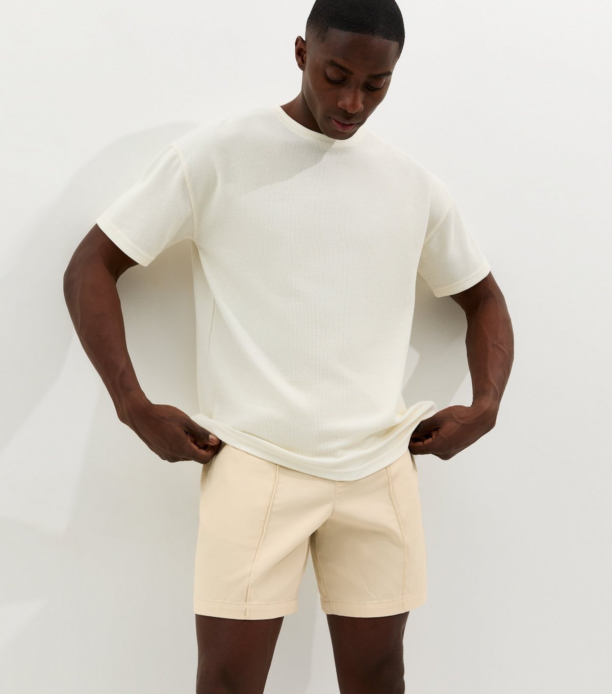 New Look Men's Off White Regular Cotton Pin Tuck Shorts New Look - 2