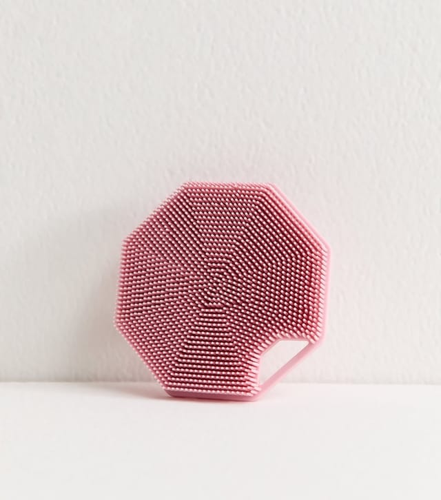 Brushworks Pink Silicone Face and Body Cleansing Brush Brushworks New Look - 2