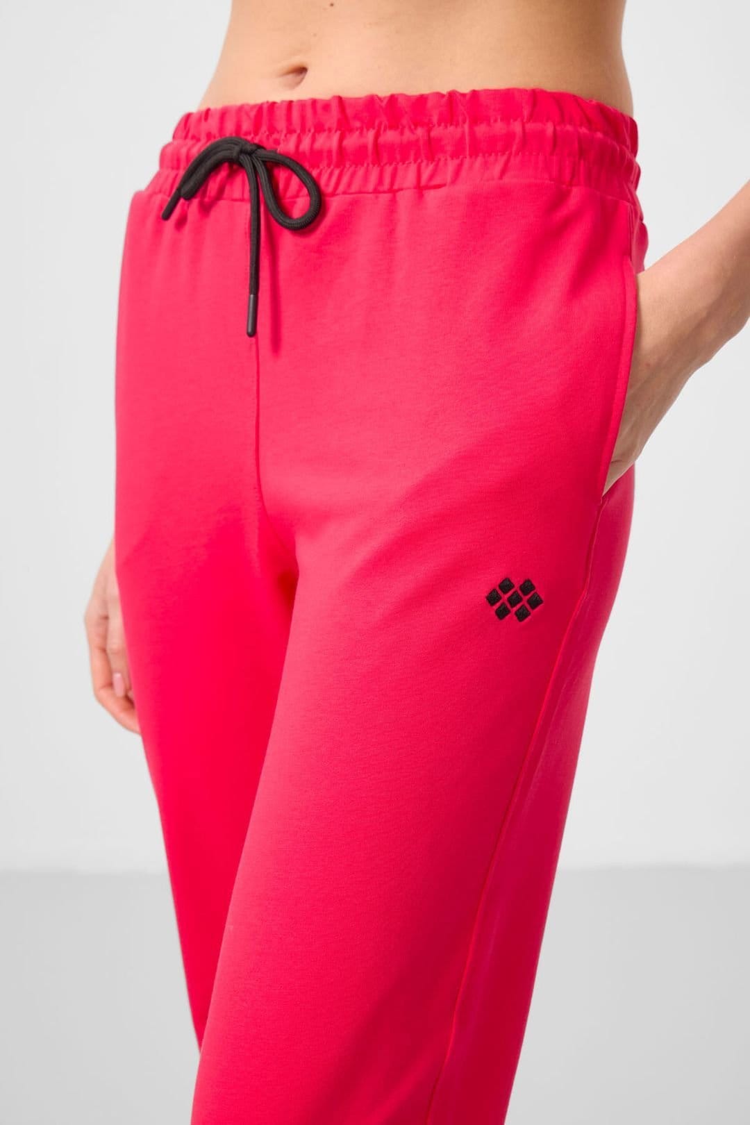 Tommy Life Tommy Life Women's Women's Knit Tracksuit Set in Bright Pink - 4