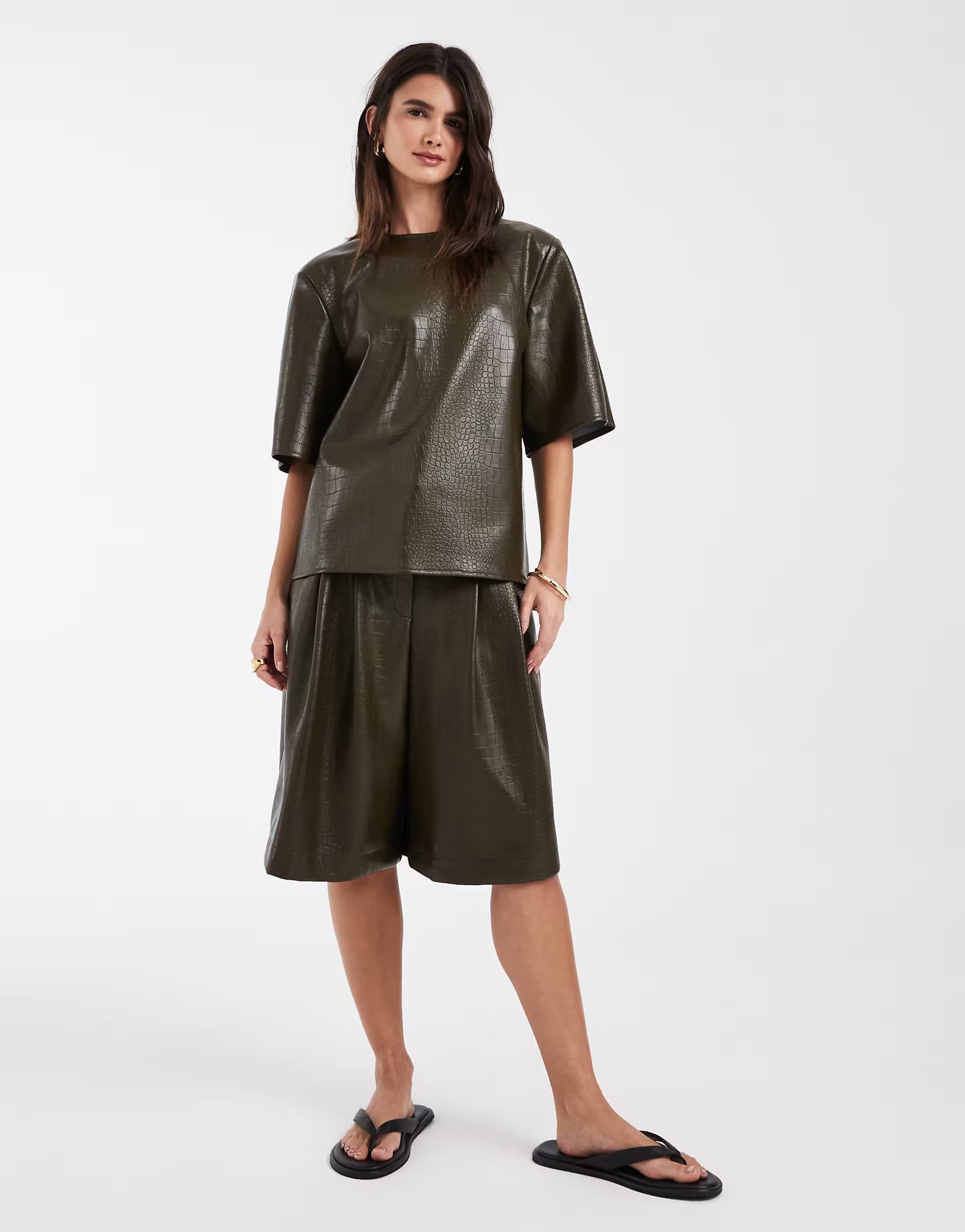 ASOS ASOS DESIGN Tailored faux leather tee and bermuda short in olive croc