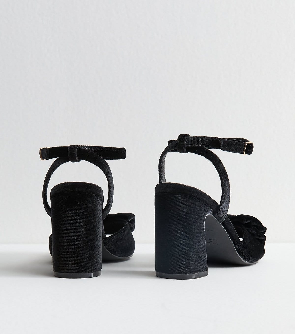 New Look Women's Wide Fit Black Velvet Bow Block Heel Sandals New Look - 4