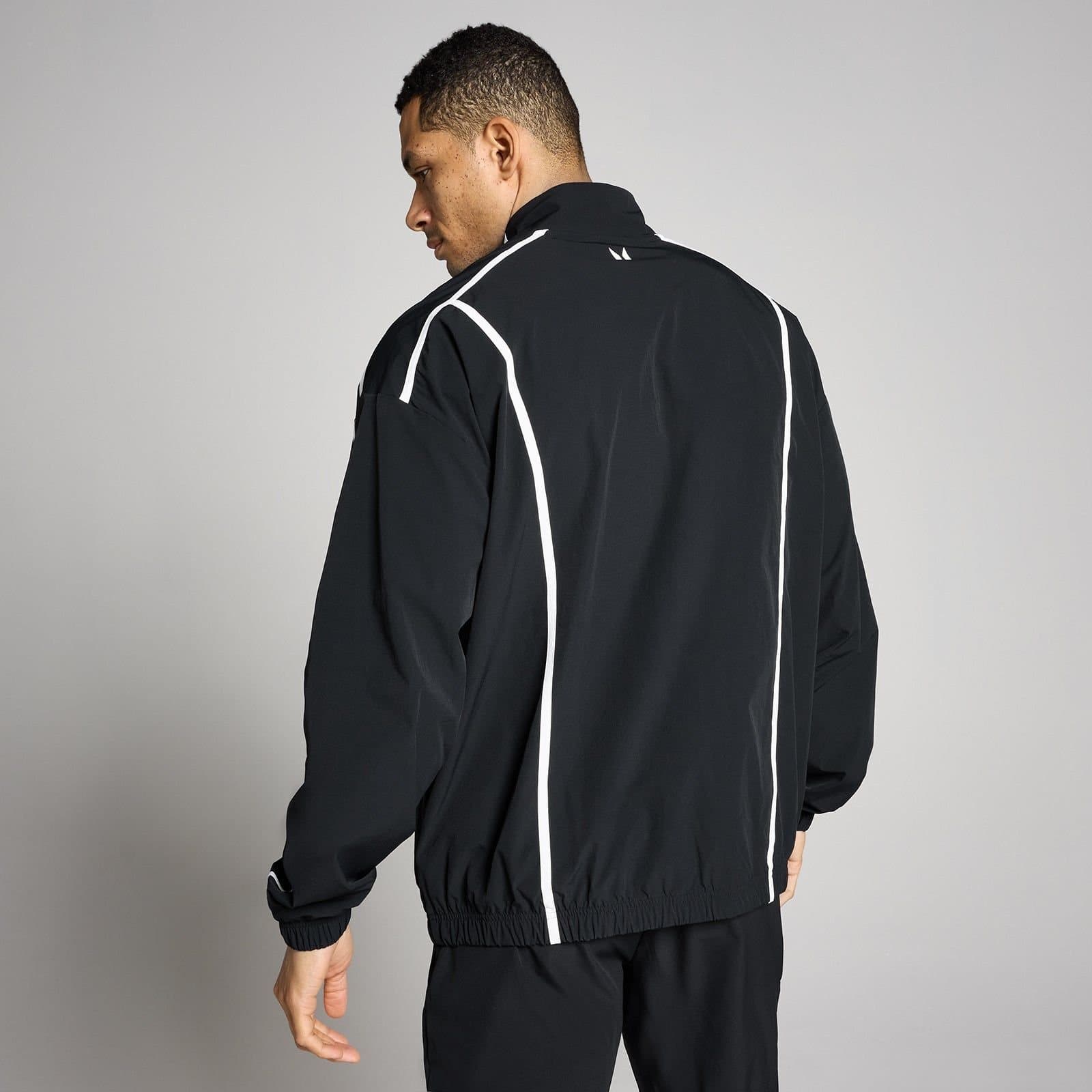 MyProtein Myprotein Men's Tempo Panel Woven Jacket in Black