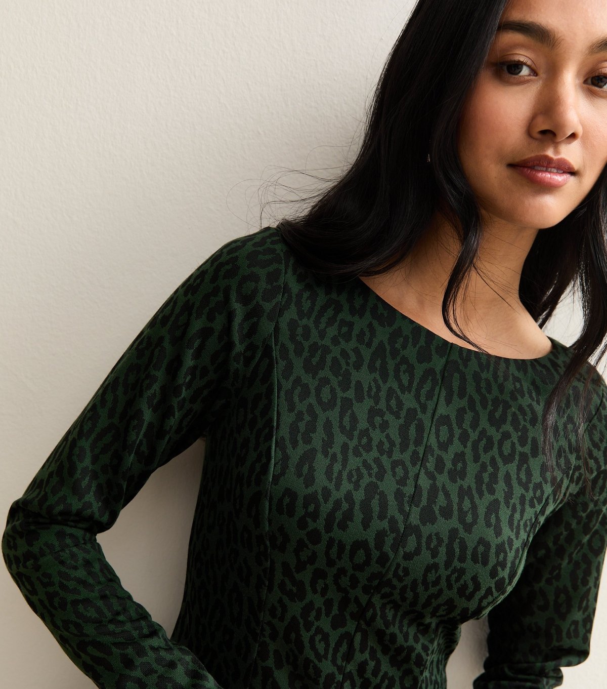 New Look Women's Green Animal Pattern Long Sleeve Skater Mini Dress New Look - 2