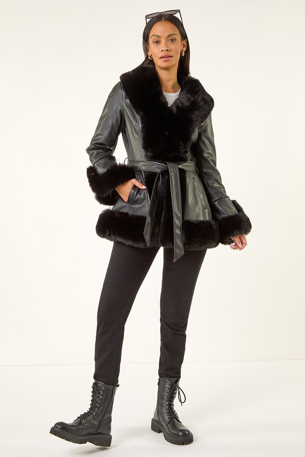Dusk Dusk Women's Contrast Faux Fur Coat in Black - 2