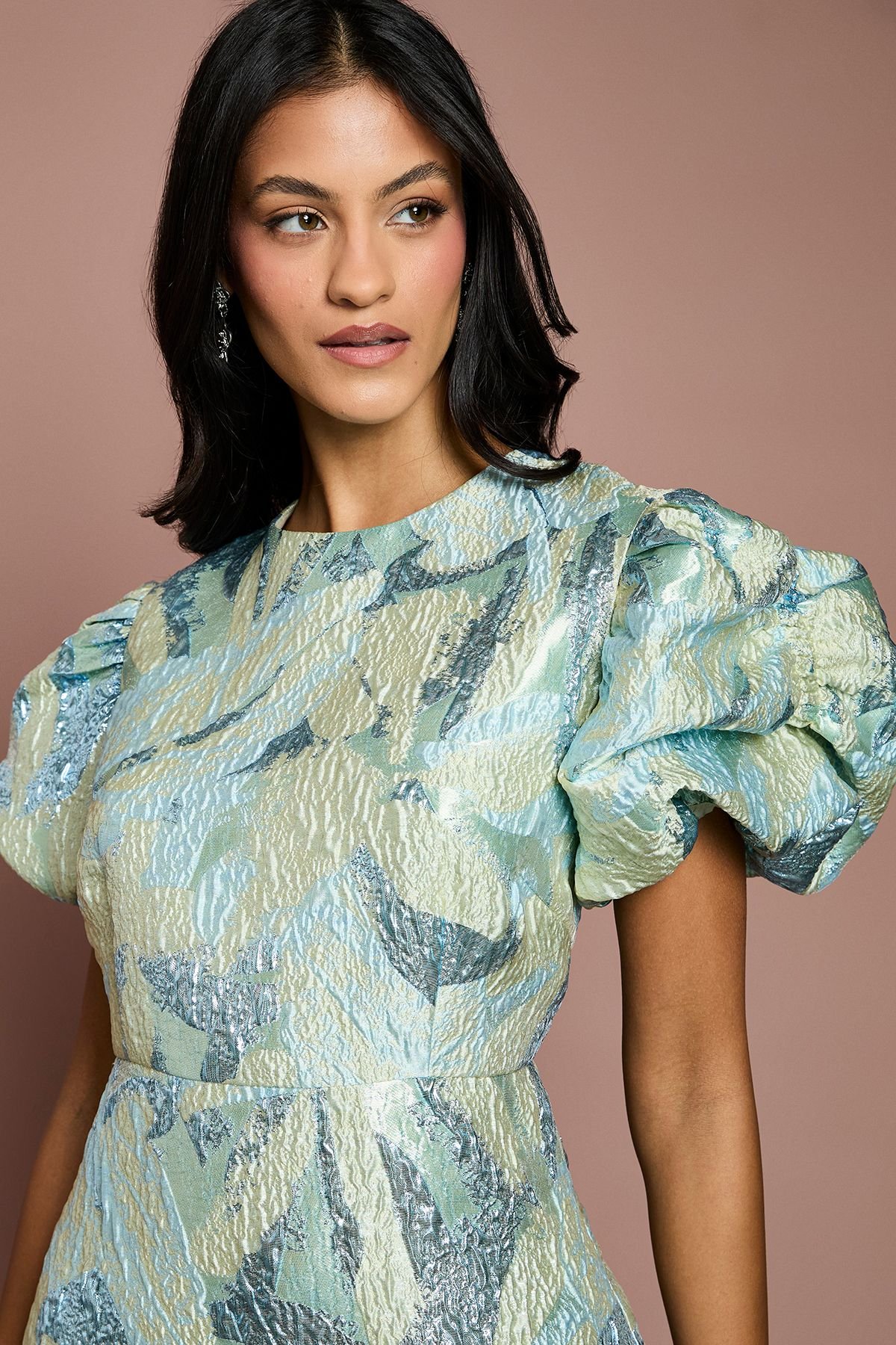 Coast Coast Women's Petite Metallic Jacquard Puff Sleeve Pencil Dress in Green - 4