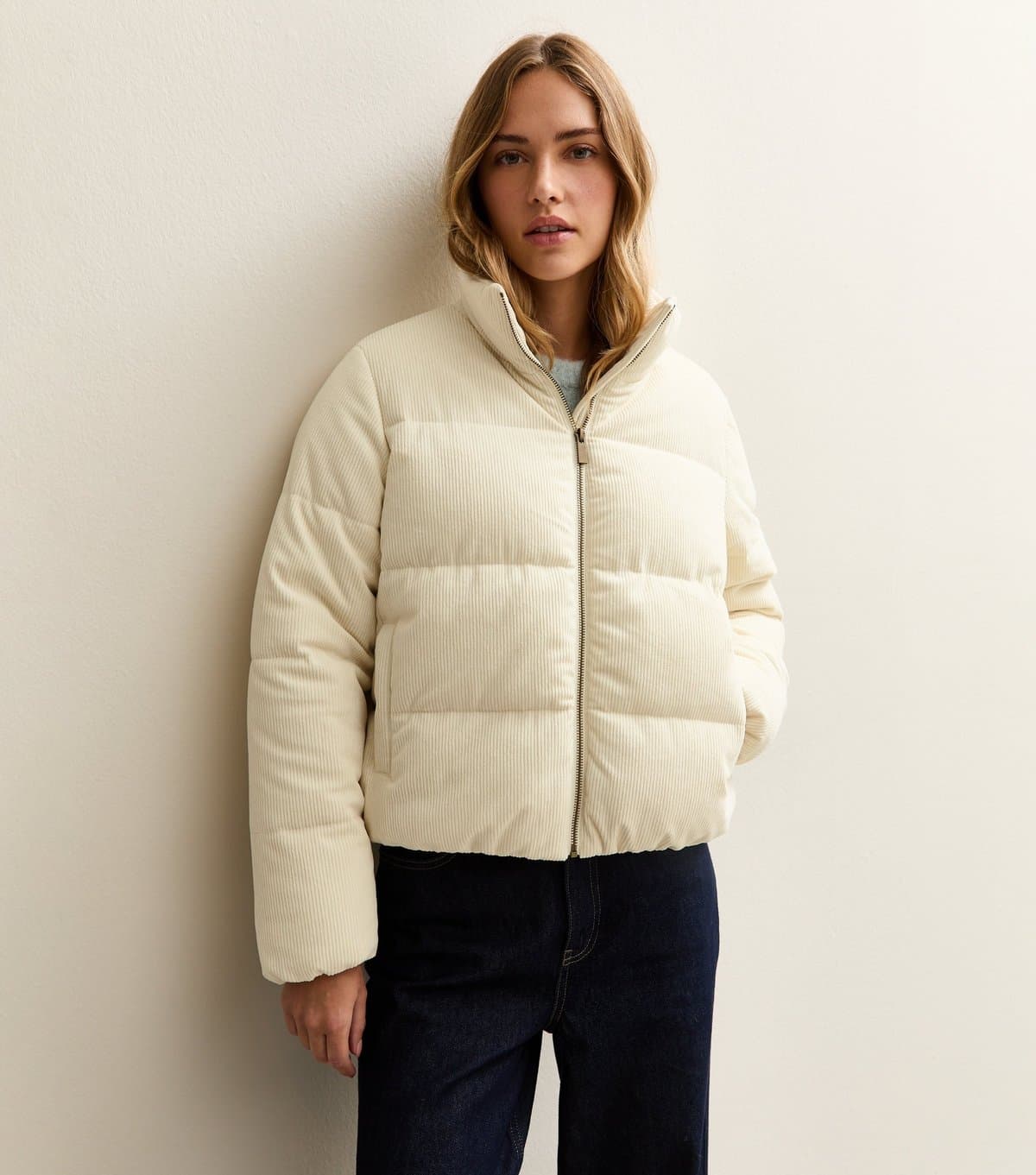 New Look Women's Cream Corduroy Cropped Puffer Jacket New Look