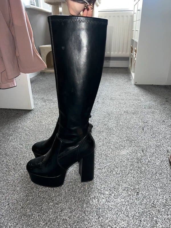 ASOS ASOS black platform boots