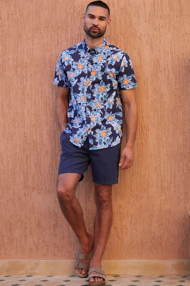 Threadbare Threadbare Men's 'Bellis' Cotton Tropical Print Short Sleeve Shirt in Navy - 3