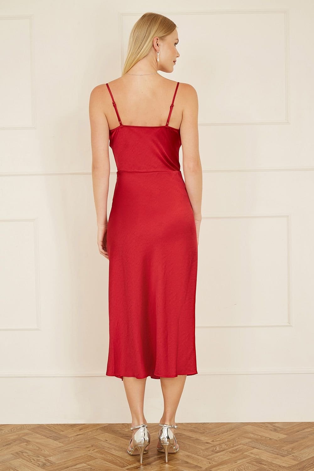 Yumi Yumi Women's Red Satin Cowl Neck Midi Dress - 4