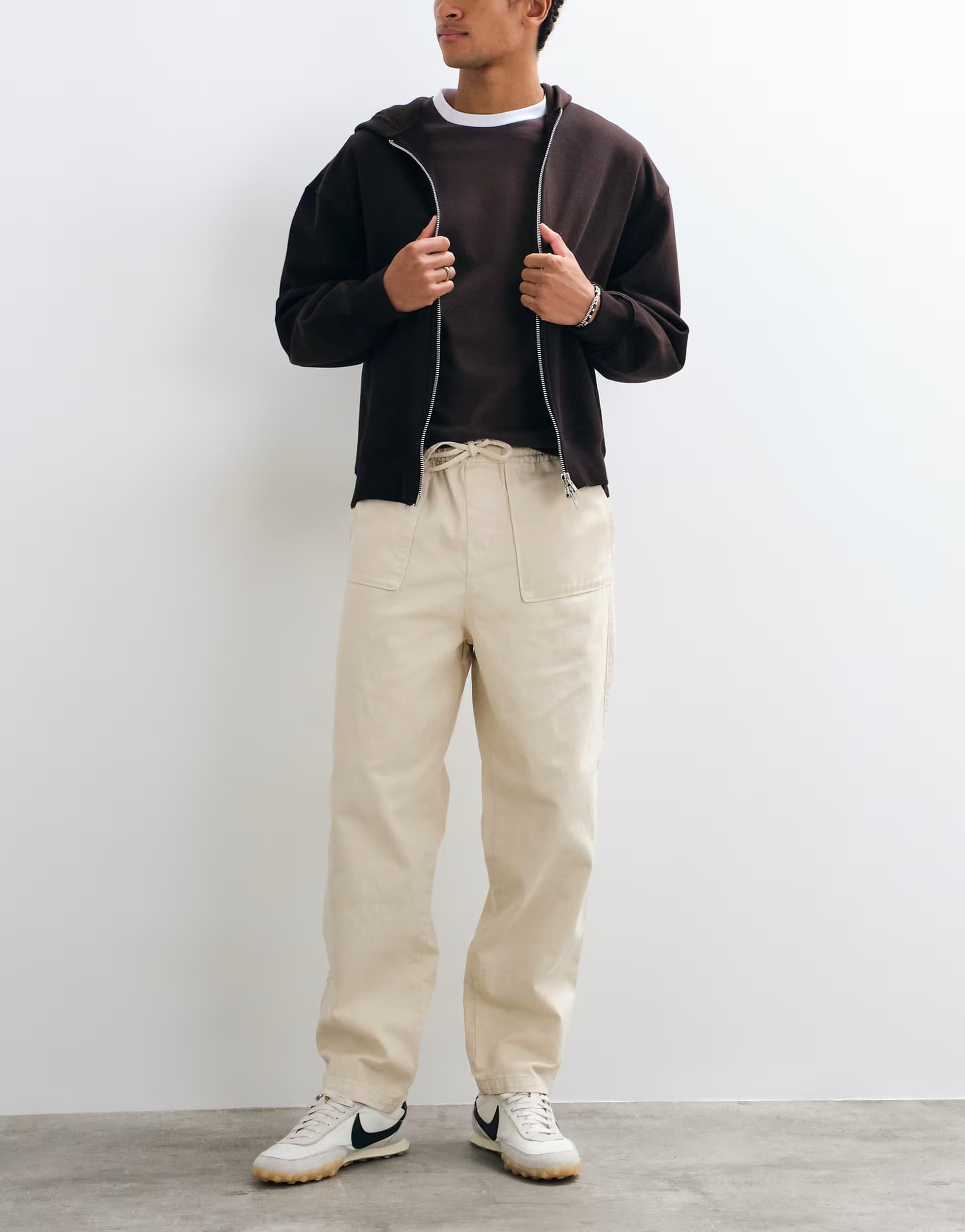 ASOS ASOS DESIGN relaxed tapered trouser with fatigue pockets in stone