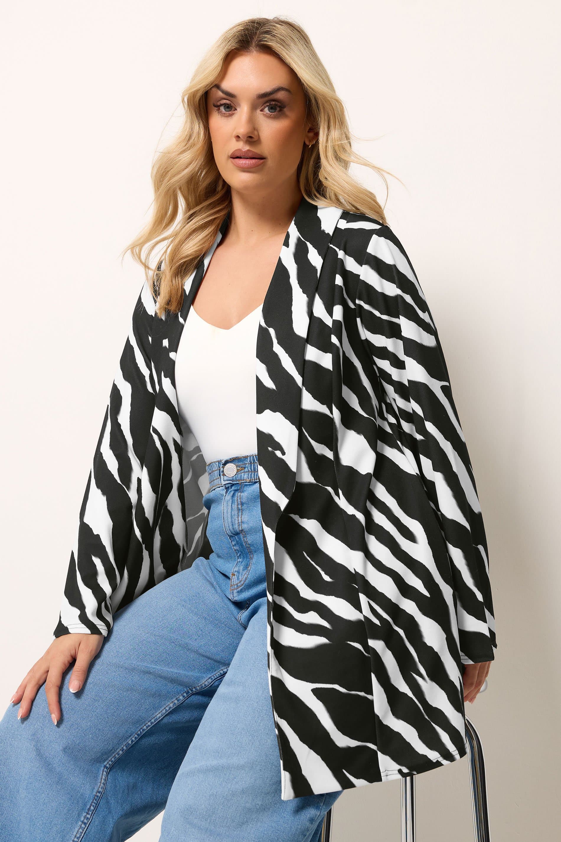 Yours Plus Size Black Zebra Blazer